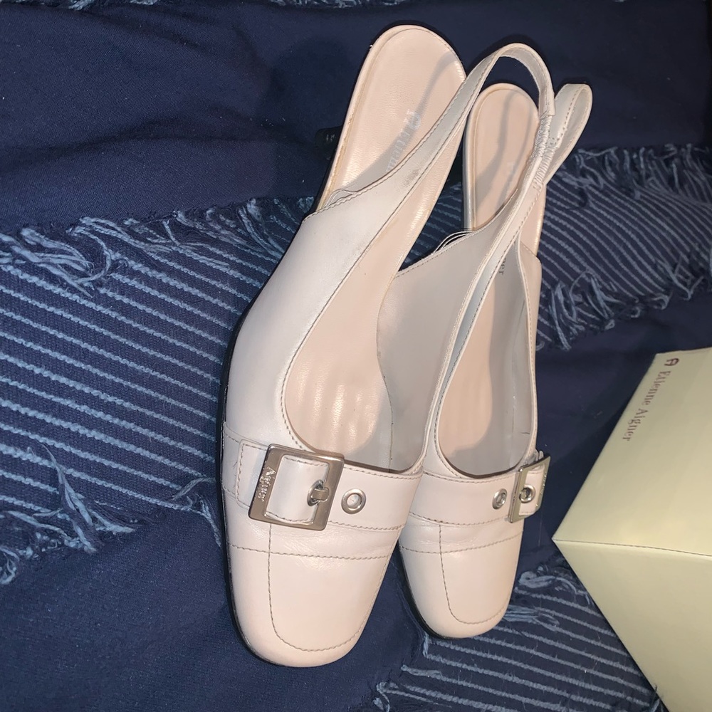 Vintage style nude heels